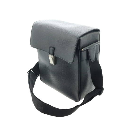 Louis Vuitton Taiga Ardoise Yaranga Shoulder Bag - Picture 2 of 5